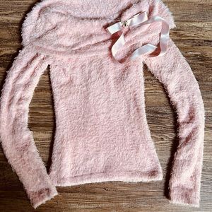 Bloomingdale’s soft and beautiful baby pink  cashmere feeling designer sweater
